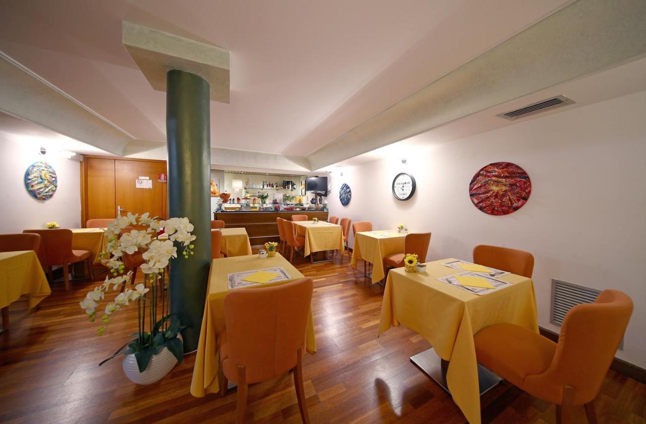 Hr Hotel Monfalcone Exterior foto