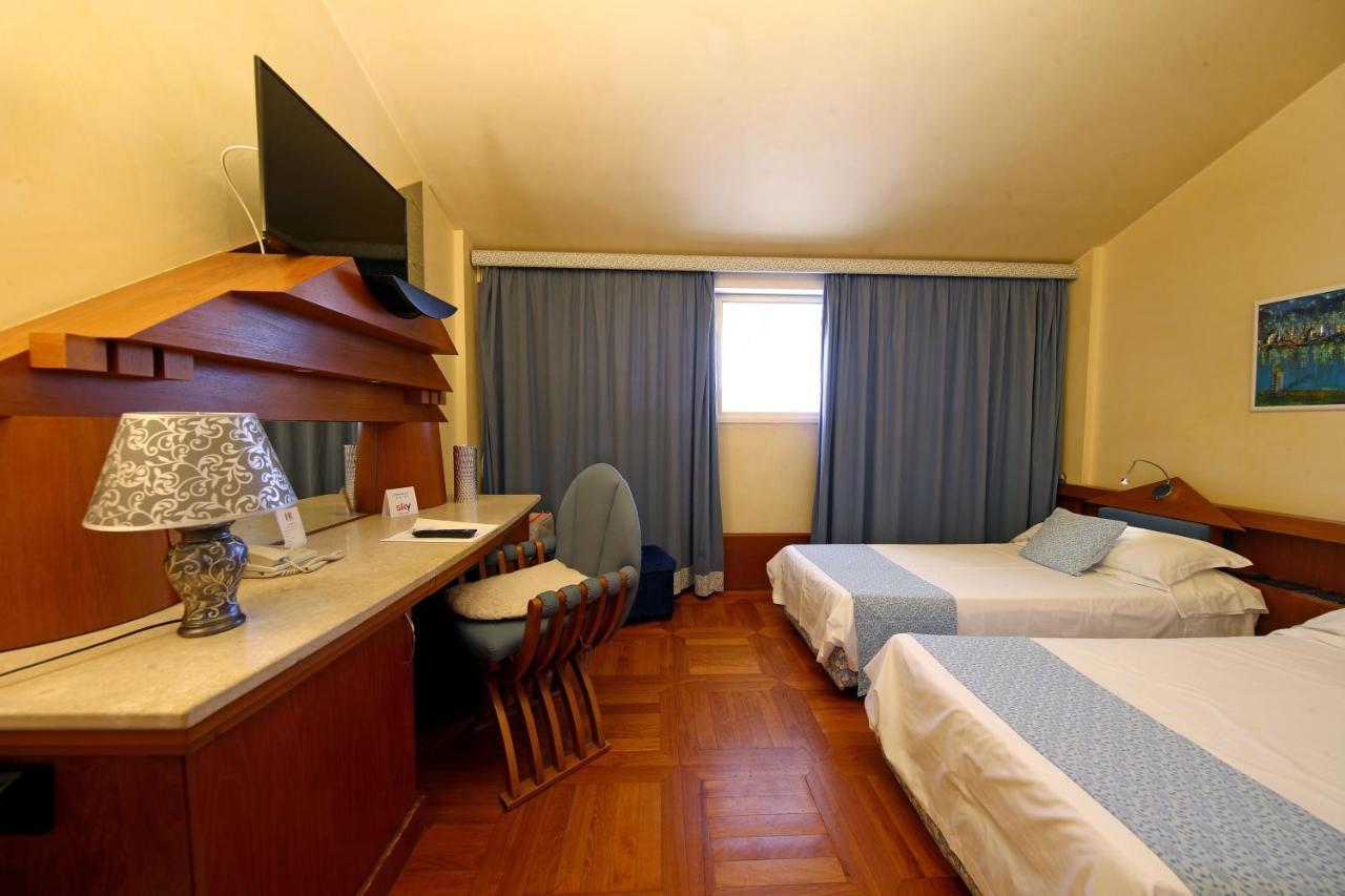 Hr Hotel Monfalcone Exterior foto